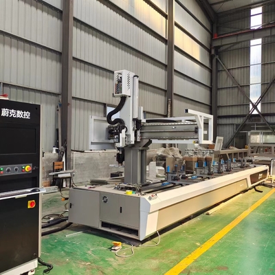 Centre d'usinage CNC à 4 axes contrôlé automatiquement avec 4 axes pour usine de murs de rideau