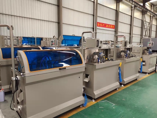 Machine de découpe automatique à lame de scie de 500 mm à connecteur d'angle CNC en aluminium pour découper la fenêtre de scie