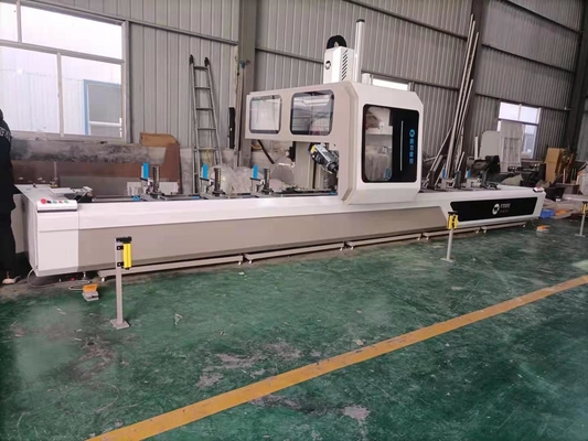 Centre d'usinage CNC à 4 axes en aluminium pour la découpe de profilés en aluminium, le forage, le fraisage et le tapage