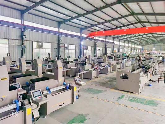Profil d'aluminium Centres d'usinage CNC Machine de fraisage automatique à forage CNC fonctionnant avec une longueur de 3000 mm