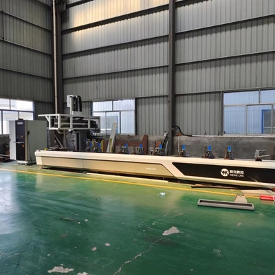 Centre d'usinage CNC à 4 axes contrôlé automatiquement avec 4 axes pour usine de murs de rideau