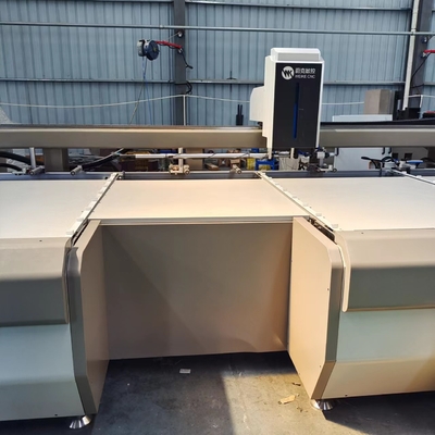 Machine de fermeture de fenêtres en aluminium machine automatique de fermeture de fenêtres en UPVC