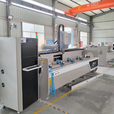 Centre d'usinage de profilés d'aluminium CNC Machine de fraisage automatique de forage en aluminium