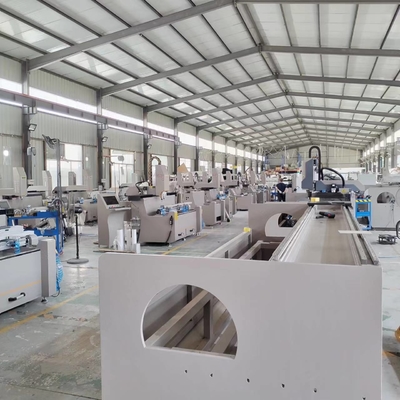 Centre de traitement des trous de forage en aluminium