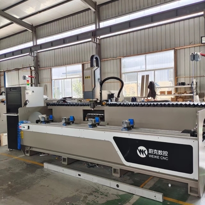 Profil d'aluminium 3+1 Centres d'usinage CNC longueur de travail est 3200mm avec échangeur d'outils automatique