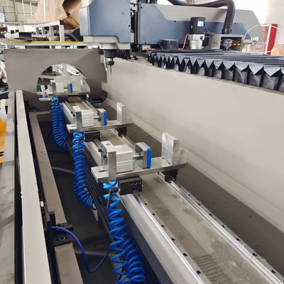 Machine de forage en aluminium à perçage à la fenêtre Forage à plusieurs axes