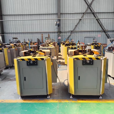 Machine de combiner les coins de profilés de type hydraulique pour le ponçage des coins en aluminium
