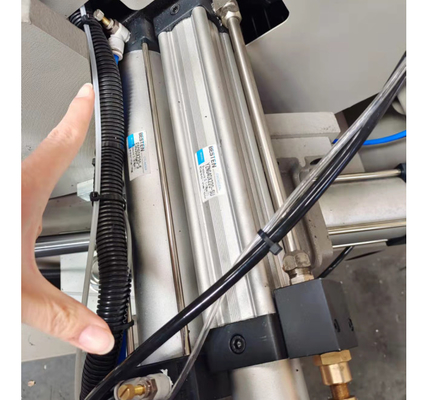 550mm CNC Double tête mitre scie pour couper le profil aluminium sur les fenêtres et les portes fabrication usine