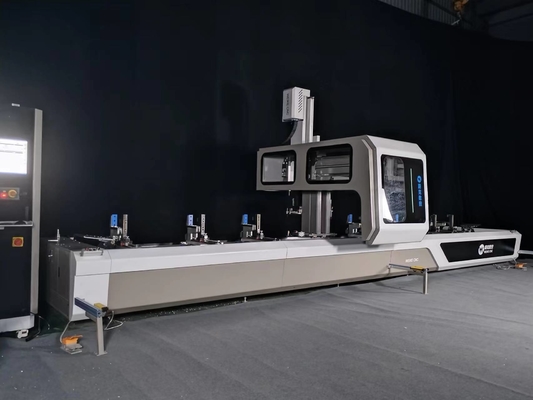CNC Drilling Milling Tapping Cutting End Milling on Alu Profile Machine Centre d'usinage CNC avec 4 axes contrôlés