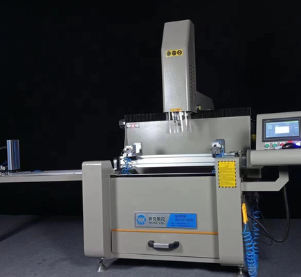 Machine de fraisage CNC pour la fabrication de portes et fenêtres en aluminium
