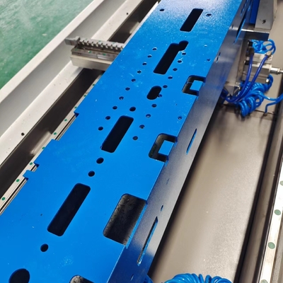 Centre d'usinage CNC de forage à 4 axes à haut rendement pour le traitement des profilés en aluminium