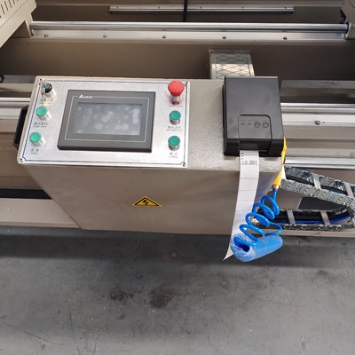 Scie à double tête CNC en aluminium industriel pour les alliages d'aluminium de grande taille