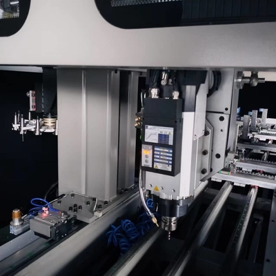 Centre d'usinage de commande numérique par ordinateur de la machine 4Axis de la porte 4Axis de fenêtre en aluminium à vendre