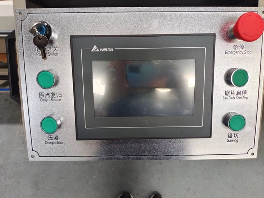 Scie à double mitre CNC automatique en aluminium pour fenêtre et porte de rideau