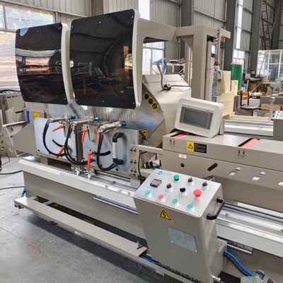 4200 mm Machine de découpe de murs de fenêtre de porte de rideau en aluminium Double mitre Scie de coupe avec affichage à queue