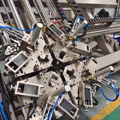 Machine à déchiqueter les coins de profilés en aluminium à 4 têtes CNC pour portes et fenêtres professionnelles de grande taille