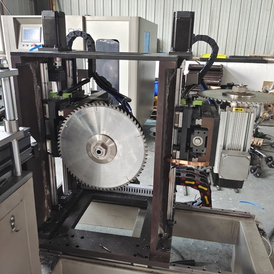 Machines de fraisage à 5 axes CNC pour profilés en aluminium