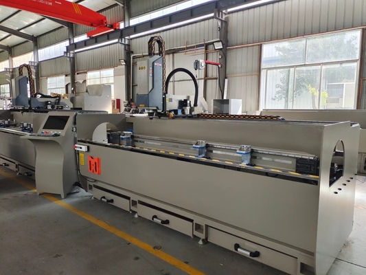 Machine de forage et de fraisage CNC de 2500 mm pour l'industrie du mobilier en aluminium