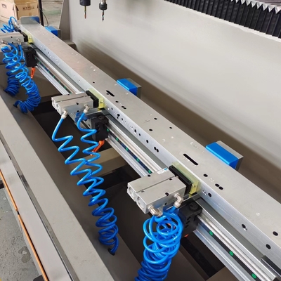 Machine de fraisage à forage CNC pour porte de fenêtre en aluminium et fabrication de meubles minimalistes