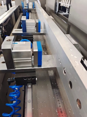 2.6m Porte et fenêtre en aluminium Machines de fabrication Centre de fraisage CNC