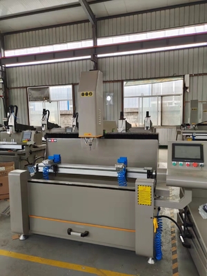 Machine de fraisage de forage à routeur à copie CNC de 1200 mm pour la fabrication de portes de fenêtres en aluminium en UPVC