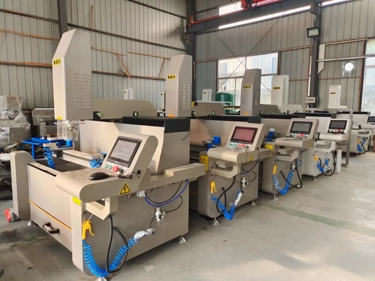 1200 Petite machine de forage et de fraisage à commande numérique pour fenêtre et porte