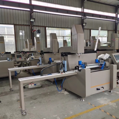 Fraiseuse automatique en aluminium de fenêtre en aluminium et de machines 800mm de porte