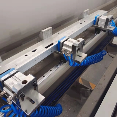 Chine usine Weike Machinery fournisseur 3 + 1 axe CNC forage fraiseuse machine de travail peut tourner +-90 degrés