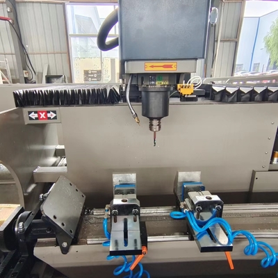 Machines de fabrication de portes et fenêtres en aluminium de 3000 mm Machines de fraisage à forage CNC