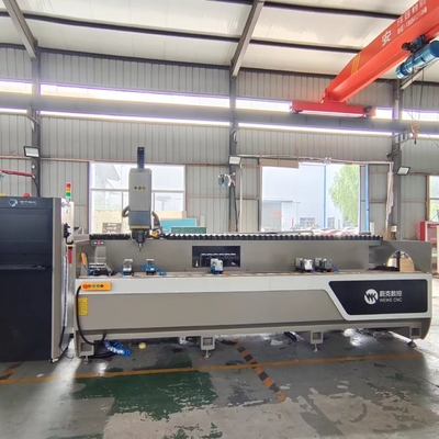 Machines de fabrication de portes et fenêtres en aluminium de 3000 mm Machines de fraisage à forage CNC