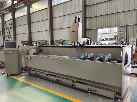 machine de porte de fenêtre en aluminium de 3200mm pour les trous de fraisage de forage de commande numérique par ordinateur avec la fonction d'ATC