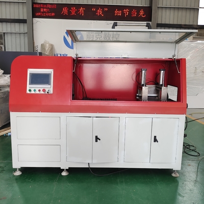 Machine à découper à l'aide d'un servo-alimentateur à profils d'aluminium massif CNC