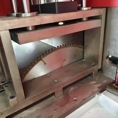 Machine de découpe automatique de porte de fenêtre en UPVC en aluminium à angle de coupe de 90