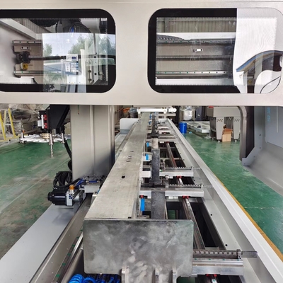 Centre d'usinage CNC à 4 axes en aluminium pour la découpe de profilés en aluminium, le forage, le fraisage et le tapage