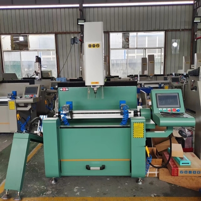 Longueur 800 mm Machine de fraisage à forage CNC Machine de routeur à copie en aluminium