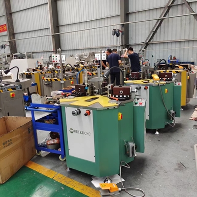 160 mm 140 mm machine de crimping de coin en aluminium pour le cadre de fenêtre de tolérance à bande