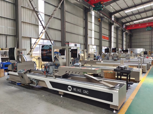 Machine à découper les deux têtes en CNC avec 45 et 90 angles de coupe en aluminium