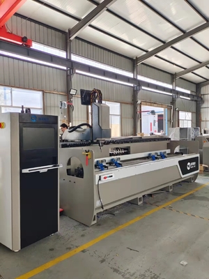 Centre d'usinage CNC 380V/50HZ avec une longueur de traitement de 3,2 m à vendre