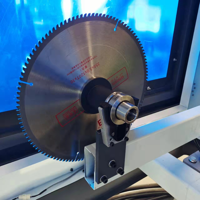 Machines CNC à 5 axes pour la découpe, le forage, le fraisage et le tapage de l'aluminium