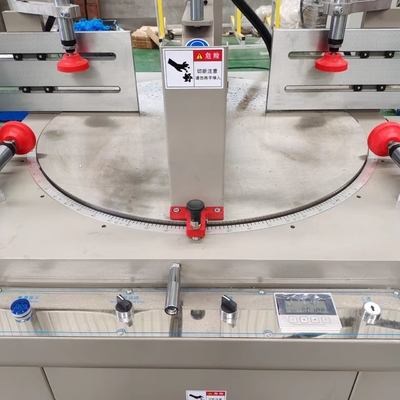 Machine à ouverture de fenêtre en aluminium à tête unique pour la scie de coupe à n'importe quel angle