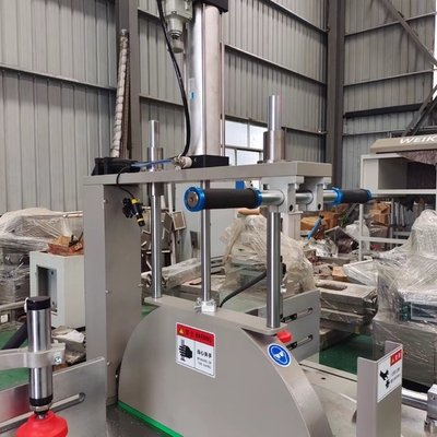 Machine à découper les fenêtres en aluminium à tête unique à commande numérique 380v50hz