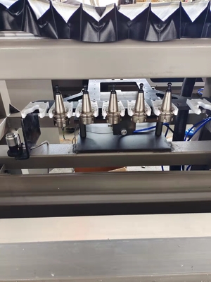 Centre d'usinage en aluminium de traitement automatique pour le traitement de profil de fenêtre et de porte