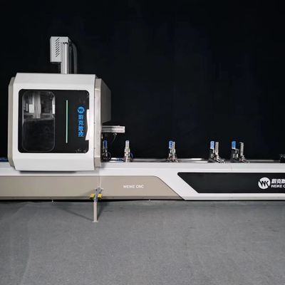 Centre d'usinage CNC à profil aluminium avec 4 axes contrôlés
