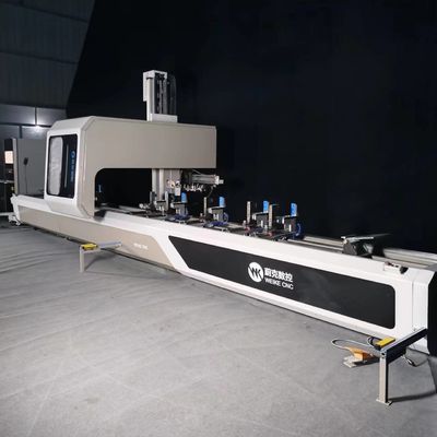 Centre d'usinage CNC à profil aluminium avec 4 axes contrôlés