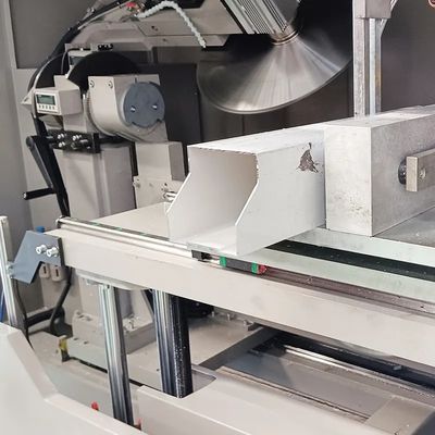Machine de découpe de scie en aluminium à haute efficacité Scie à perceuse pour la fabrication de portes de fenêtres et de murs de rideau en aluminium