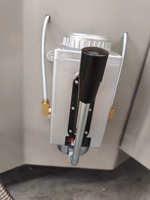 Profil d'aluminium Corner Crimping Machines Corner automatique Combinaison de fonction Position avant vers le haut et vers le bas Facile à décoller