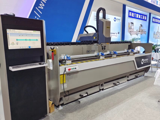 Centres d'usinage CNC en aluminium Machines de forage et de fraisage Longueur de travail 3200 mm